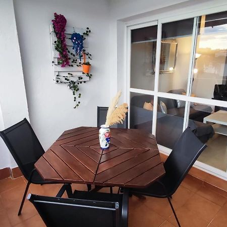 2Bdr Sunny Apartment With Pool And Private Parking In Benalmádena Exteriér fotografie