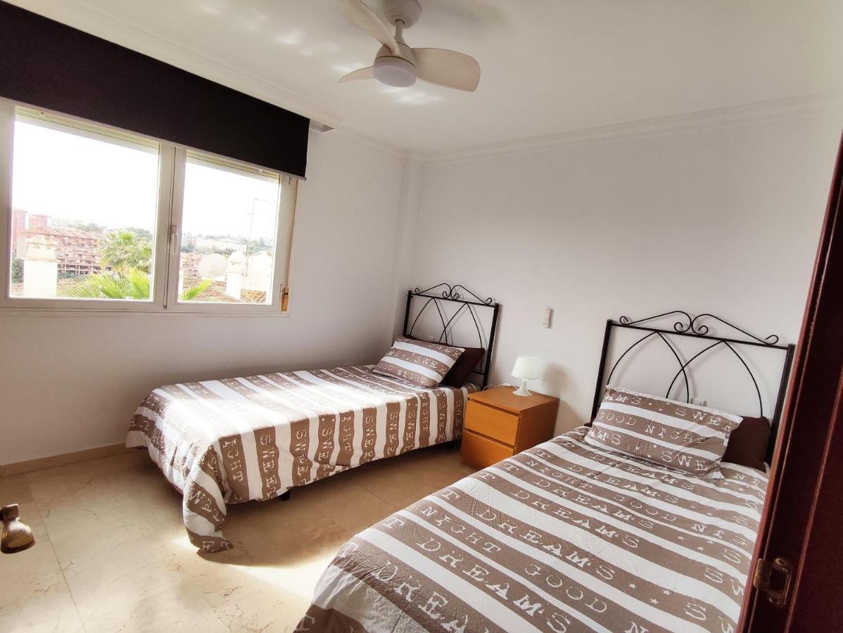 2Bdr Sunny Apartment With Pool And Private Parking In Benalmádena Exteriér fotografie