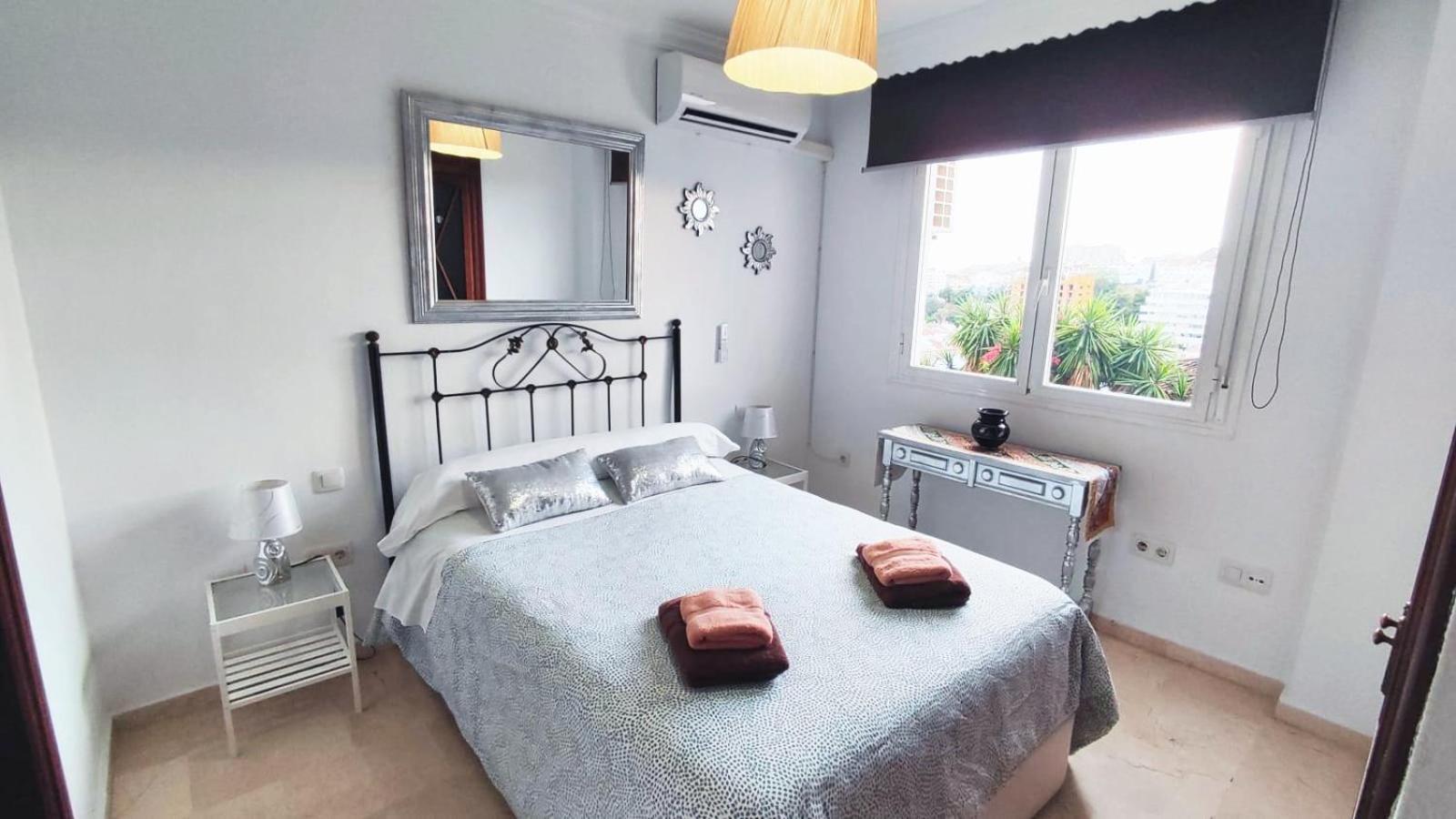 2Bdr Sunny Apartment With Pool And Private Parking In Benalmádena Exteriér fotografie