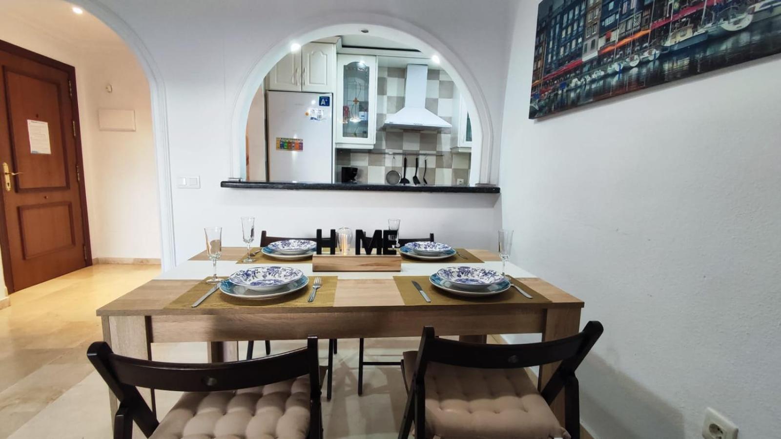 2Bdr Sunny Apartment With Pool And Private Parking In Benalmádena Exteriér fotografie